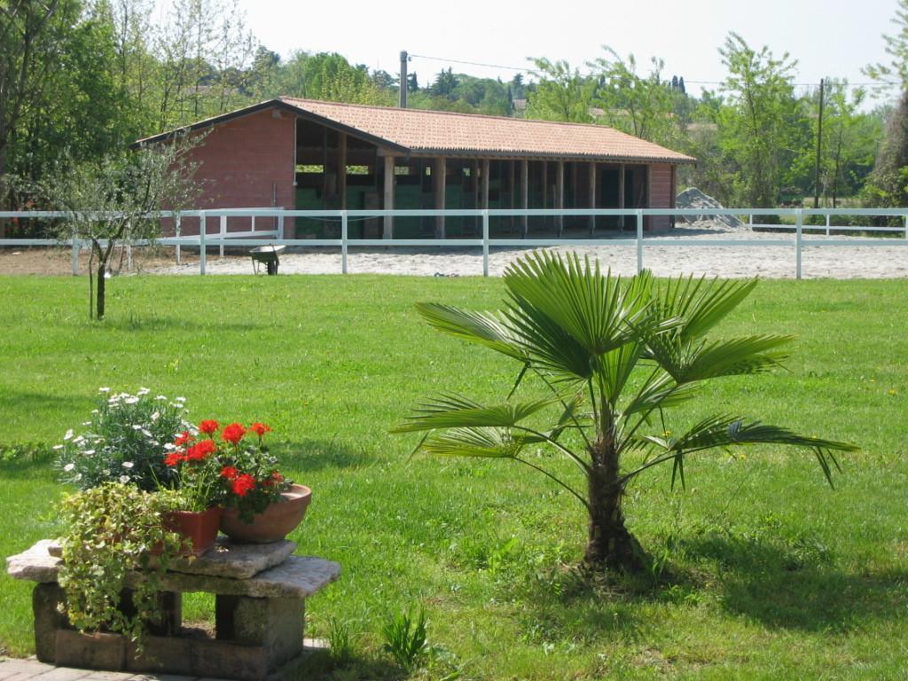 Вилла Agriturismo Le Fornase Кастельнуово-дель-Гарда Экстерьер фото